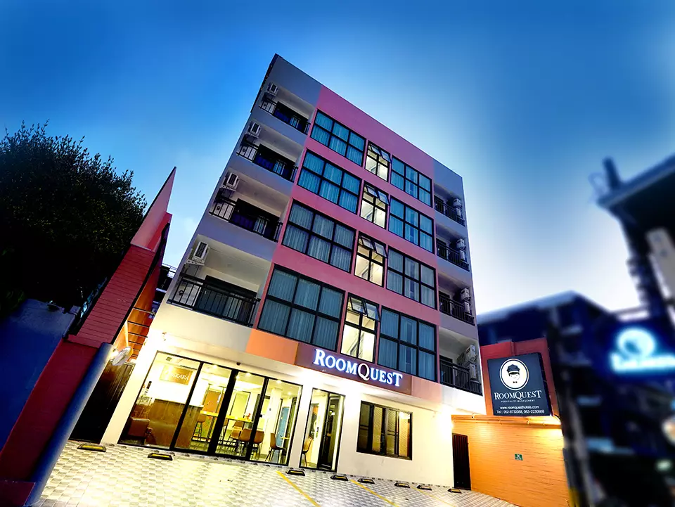 RoomQuest Sukhumvit 36